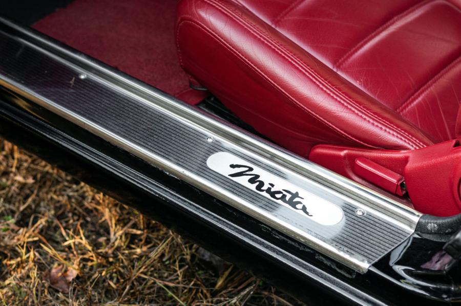 Детали интерьера Mazda Miata Limited Edition (NA) 1993 года  (фото 59 из 121)